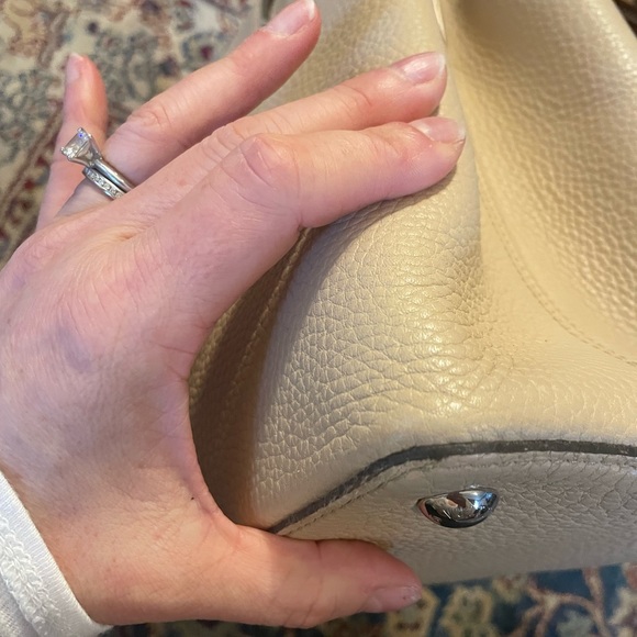 🔥SOLD 🔥 LV Capucine pebbled leather hand bag - Picture 10 of 16